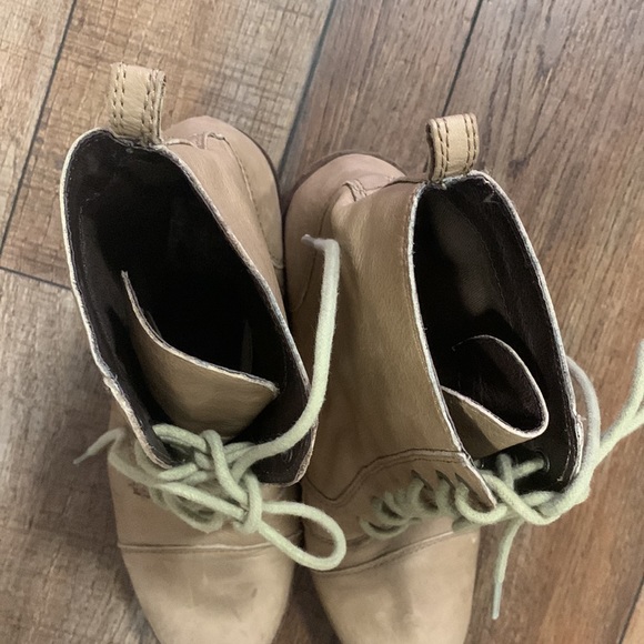 Dolce Vita Lace up Boots - Picture 4 of 8